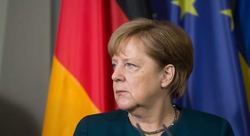 merkel banderas alemania ue